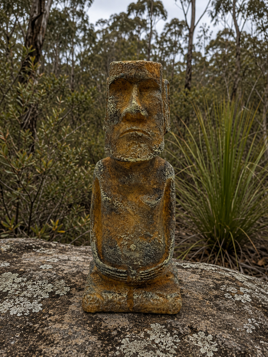 Stone Head Decoration Bush Bg